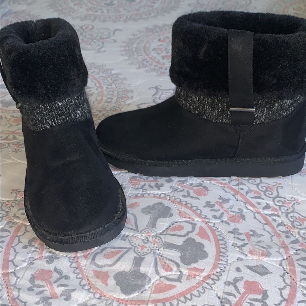 Selling these boots , got as a present for Christmas